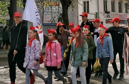 Праздничное шествие детских общественных объединений сотоялось на Бору
