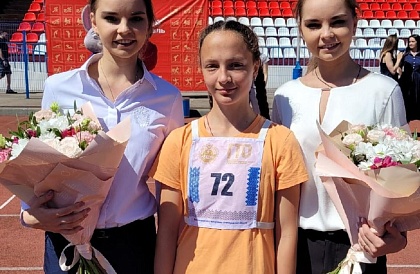 Воспитанница МАУ "СОК "Взлёт" заняла 1 место на областных соревнованиях по легкой атлетике