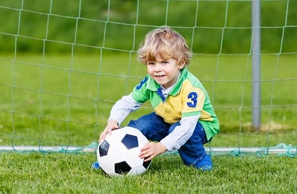 Спортивная школа "Спартак" объявляет набор мальчиков для занятия футболом